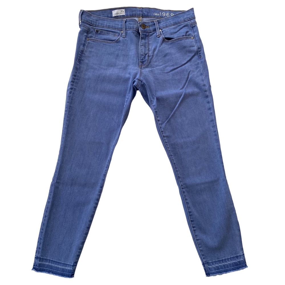 🚫SOLD🚫GAP 1969 Legging Jean Raw Hem Size 30 in Blue Dust Wash